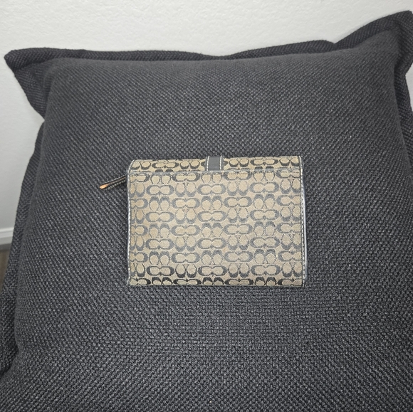 Coach Tan and Black Signature Wallet - Picture 4 of 4